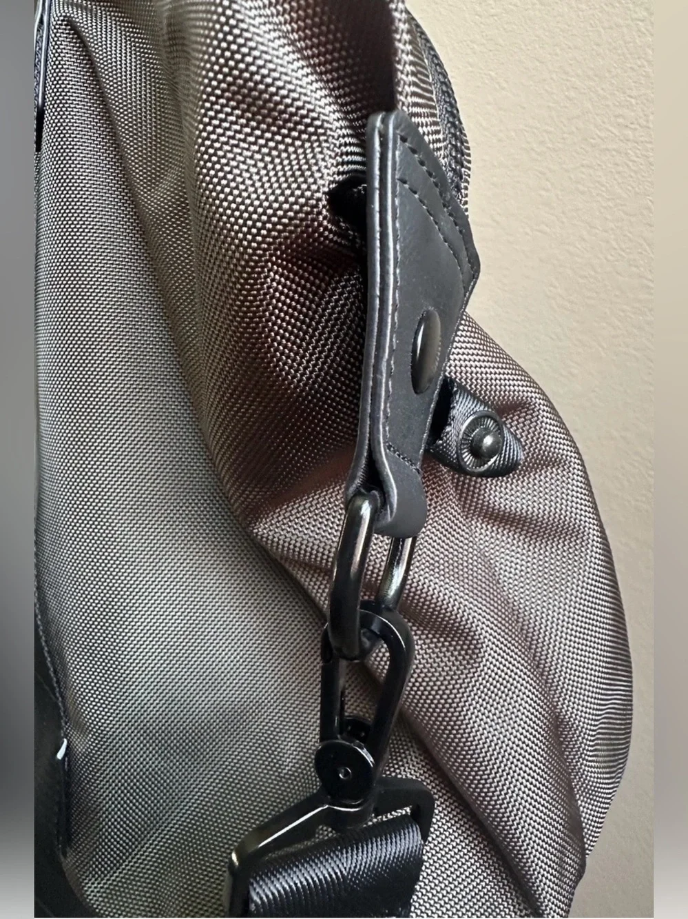 Bonobos Ballistic Nylon Duffle Bag in Olive•Leather Accents•Adjustable Strap•NWT